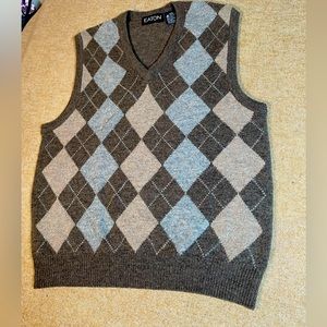 Eaton Vintage 100% Lambswool Sweater Vest with Grey and Cream Diamond Pattern